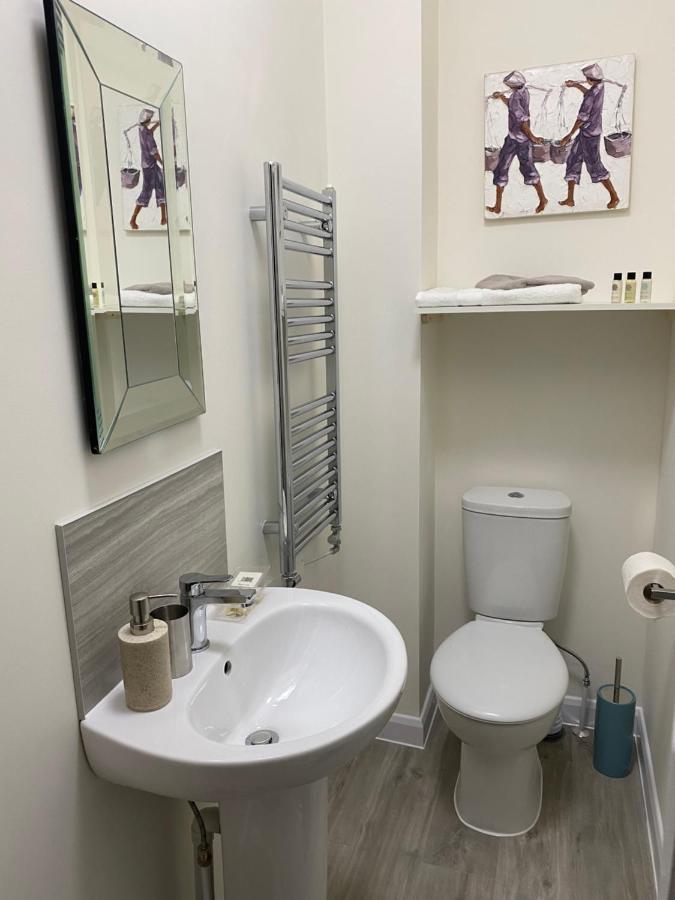 Upton Country Park Guest House Northampton Bagian luar foto