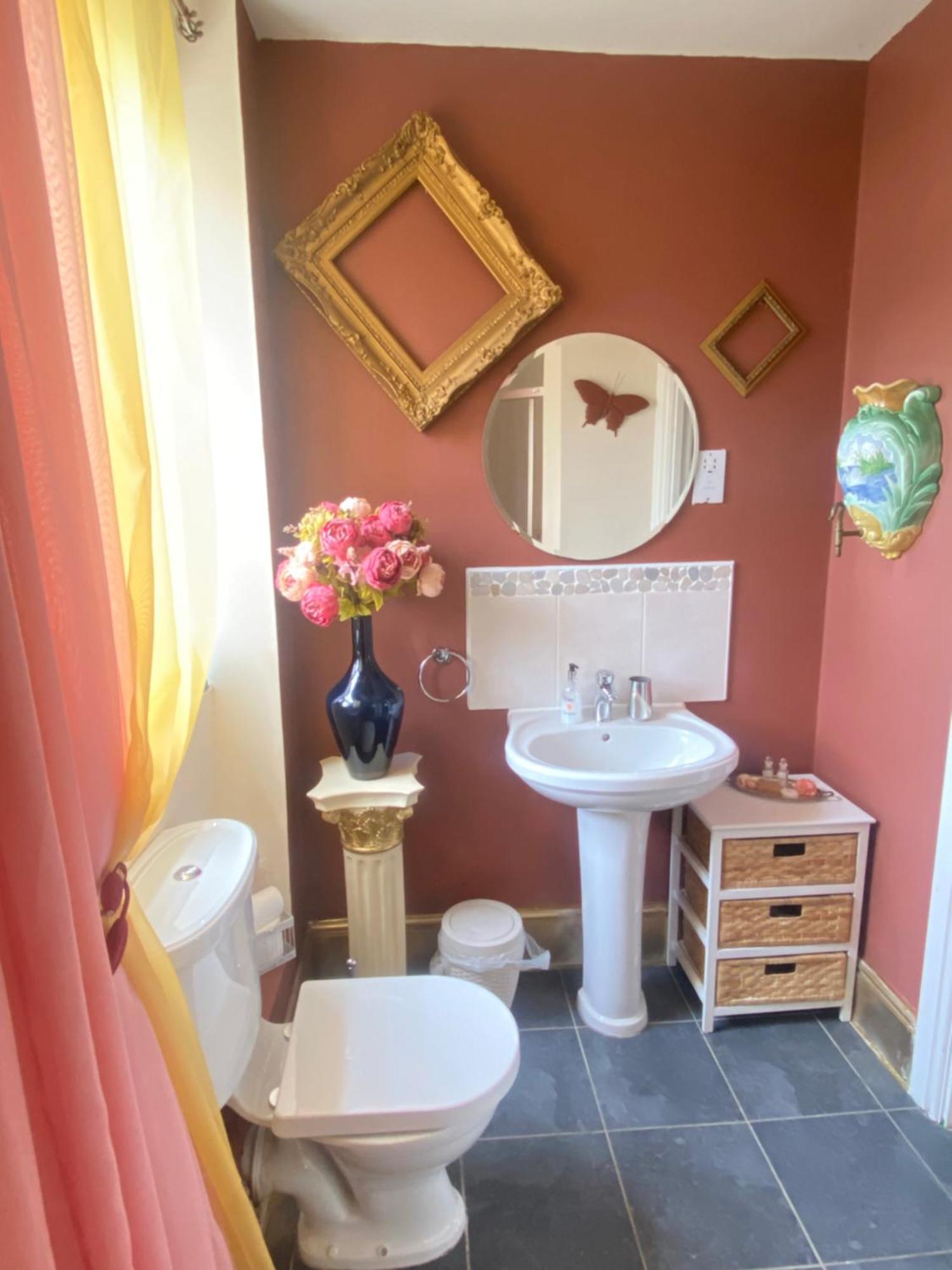 Upton Country Park Guest House Northampton Bagian luar foto