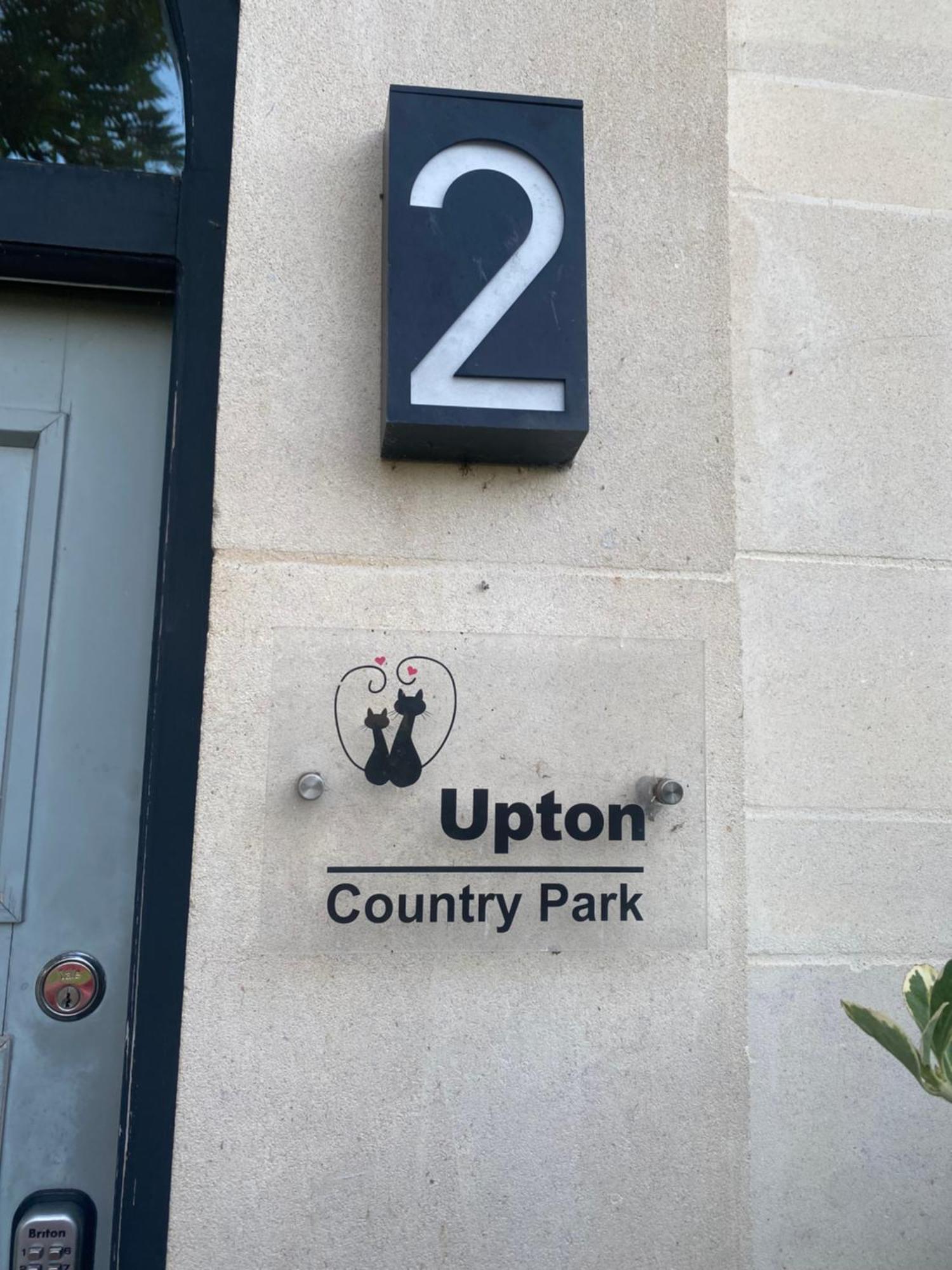 Upton Country Park Guest House Northampton Bagian luar foto