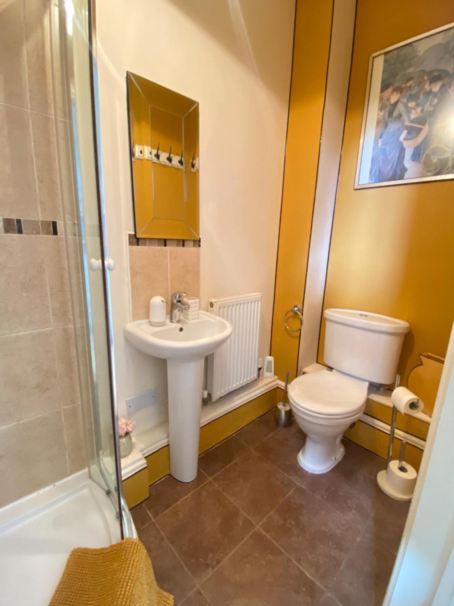 Upton Country Park Guest House Northampton Bagian luar foto