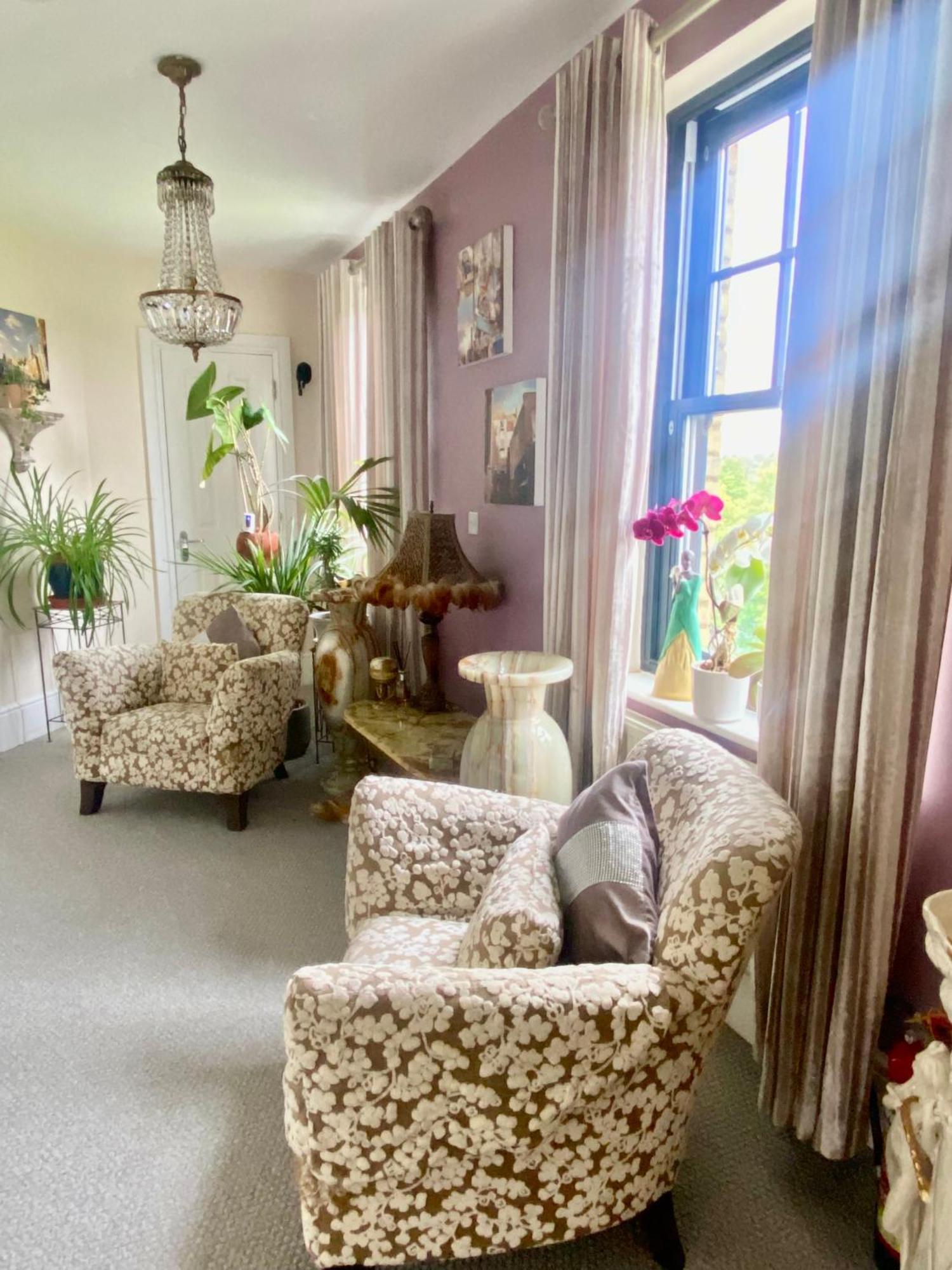 Upton Country Park Guest House Northampton Bagian luar foto