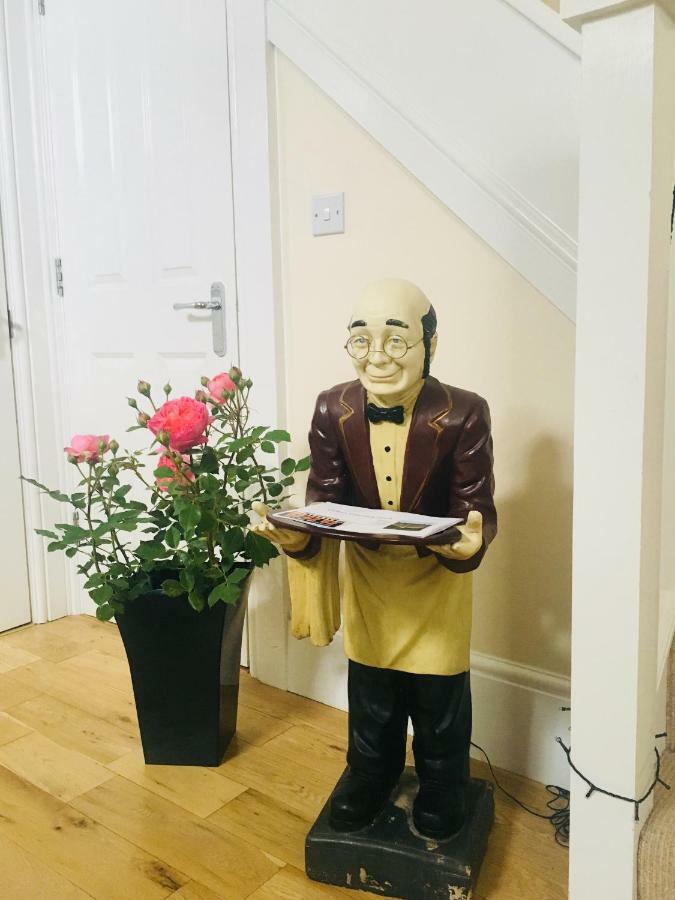 Upton Country Park Guest House Northampton Bagian luar foto